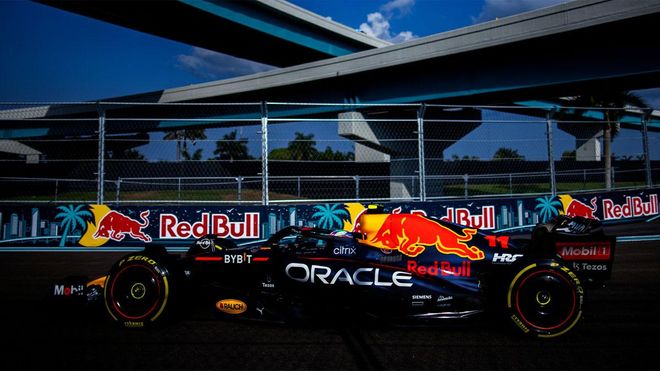 Sergio Perez, al frente en los terceros libres de Miami