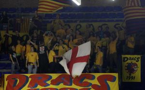Los Dracs 1991 nunca dejan de animar en el Palau Blaugrana Los Dracs 1991 nunca dejan de animar en el Palau Blaugrana