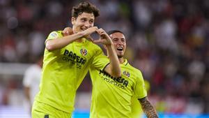 Pau Torres celebra un gol con el Villarreal