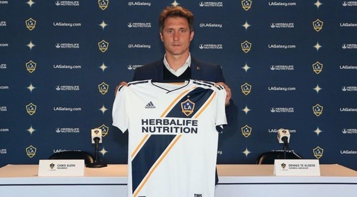 Guillermo Barros Schelotto fue presentado como DT de LA Galaxy