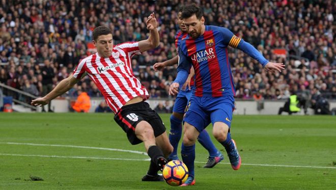Óscar de Marcos y Leo Messi en el último Athletic Club - Barça de la Liga 2016/17 Óscar de Marcos y Leo Messi en el último Athletic Club - Barça de la Liga 2016/17