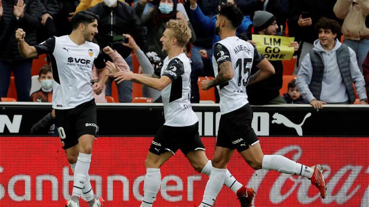 Jugadores del Valencia celebrando un gol en Mestalla
