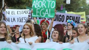 Una marcha en defensa del derecho al aborto.