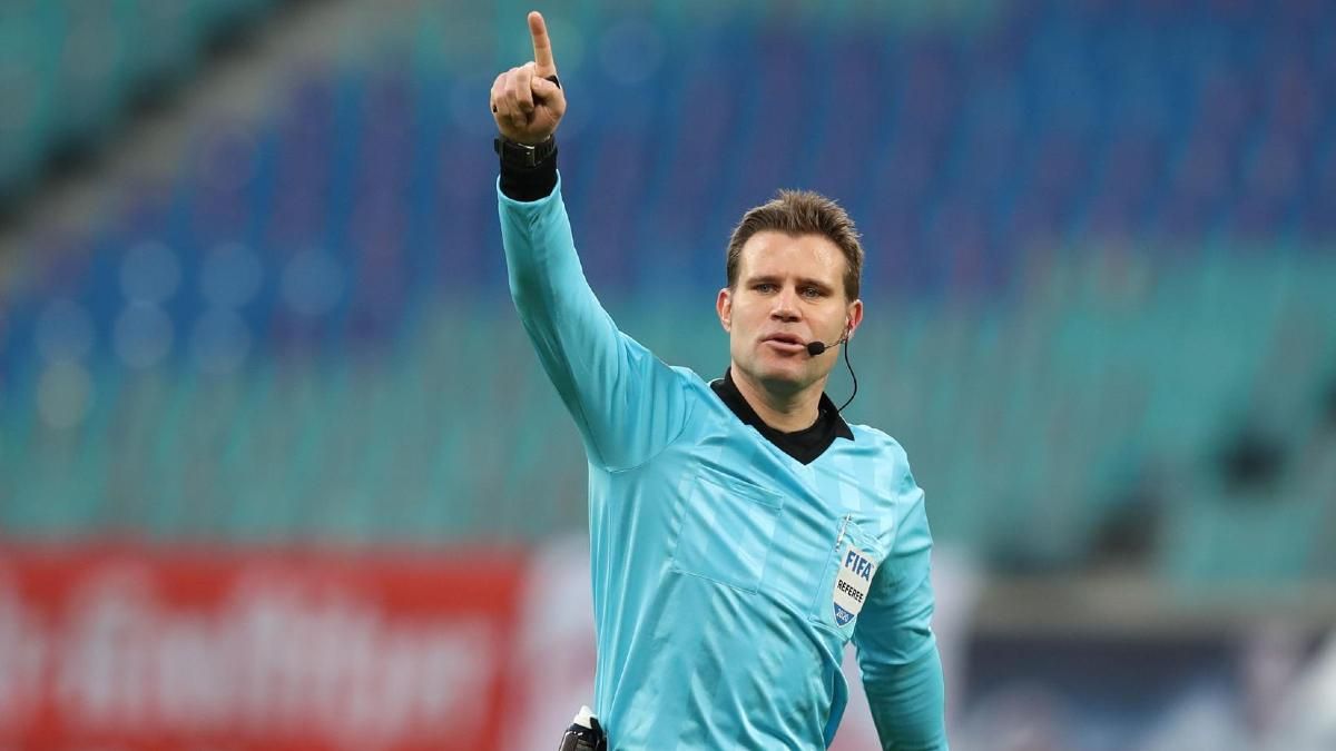 Felix Brych, durante un partido Felix Brych, durante un partido