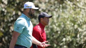 John Rahm y Tiger Woods en el Masters de Augusta