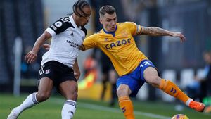 Digne era titular en el Everton y en la selección francesa Digne era titular en el Everton y en la selección francesa