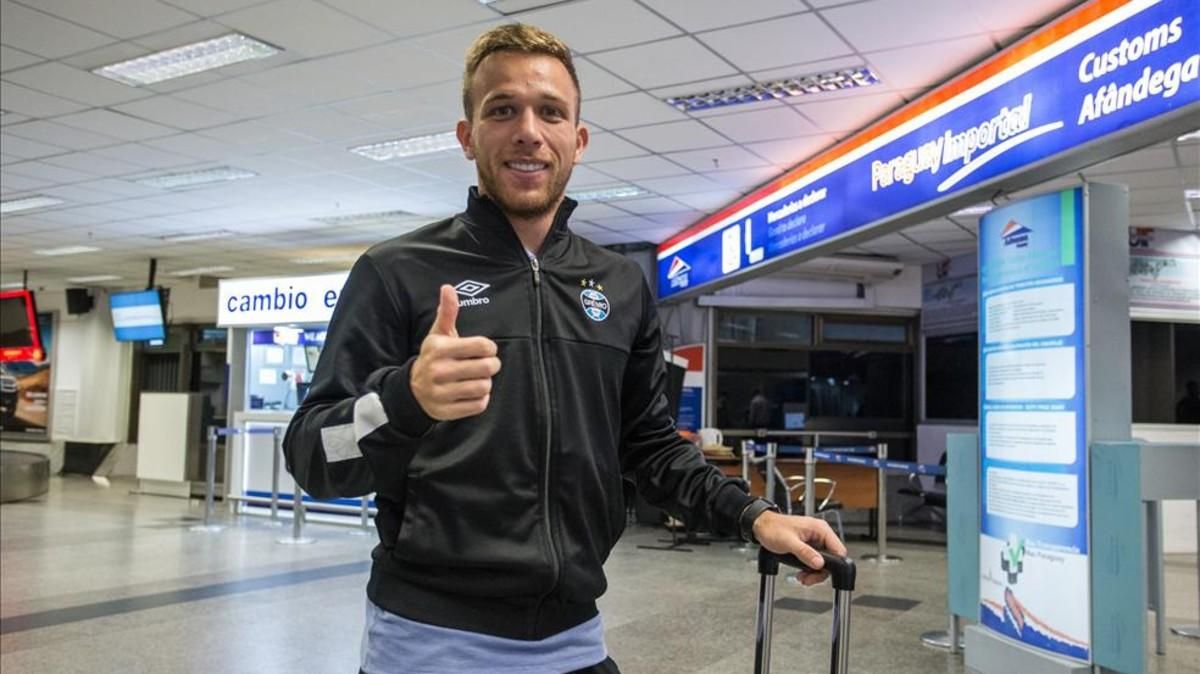 El Barça sigue nutriendo las negociaciones por Arthur El Barça sigue nutriendo las negociaciones por Arthur