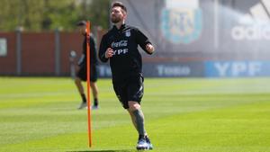 Messi durante el entrenamiento con Argentina
