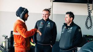 Lewis Hamilton, durante los tests de Pirelli