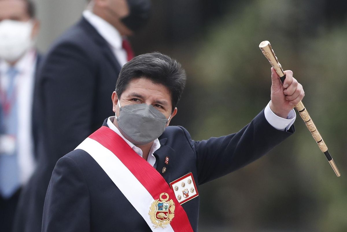 Castillo rechaza la renuncia de su primer ministro, que seguirá en el cargo Castillo rechaza la renuncia de su primer ministro, que seguirá en el cargo
