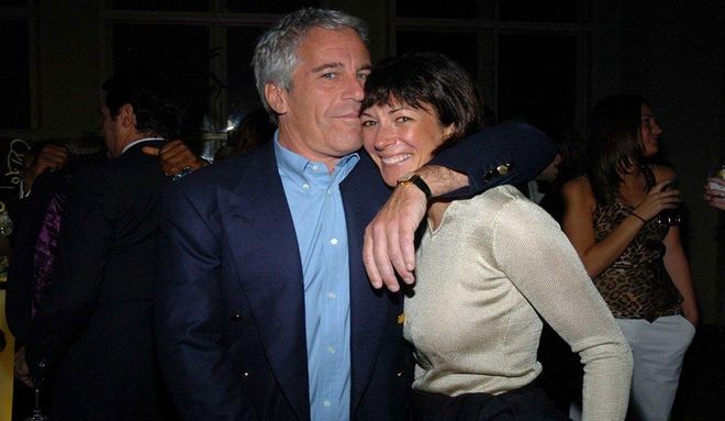 Detenida Ghislaine Maxwell, mano derecha de Jeffrey Epstein, por colaborar en el tráfico sexual de menores Detenida Ghislaine Maxwell, mano derecha de Jeffrey Epstein, por colaborar en el tráfico sexual de menores