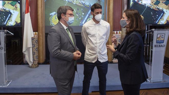 Aduriz dará nombre a un Cruyff Court que se construirá en Bilbao Aduriz dará nombre a un Cruyff Court que se construirá en Bilbao