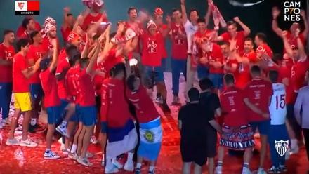 Mendilibar, como nunca lo has visto... ¡Hasta hace la voltereta! El vídeo, ya es viral