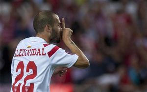 Aleix Vidal celebrando uno de los dos goles ante la Fiorentina Aleix Vidal celebrando uno de los dos goles ante la Fiorentina