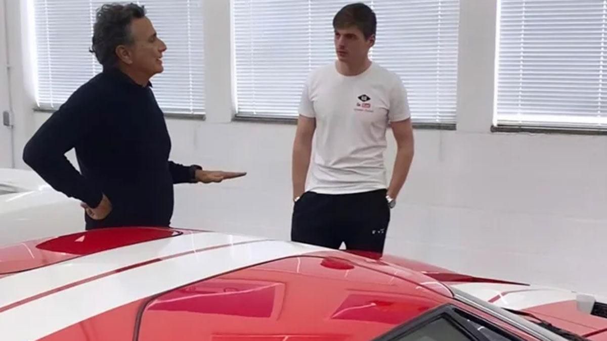 Max Verstappen y Nelson Piquet, en el garaje museo del ex piloto brasileño Max Verstappen y Nelson Piquet, en el garaje museo del ex piloto brasileño