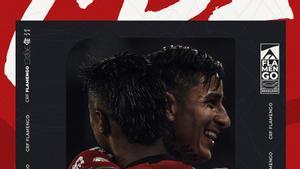 Los jugadores del Flamengo se abrazan tars la victoria