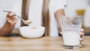 ¿Y si la leche no fuera tan buena a largo plazo para nuestro cerebro?