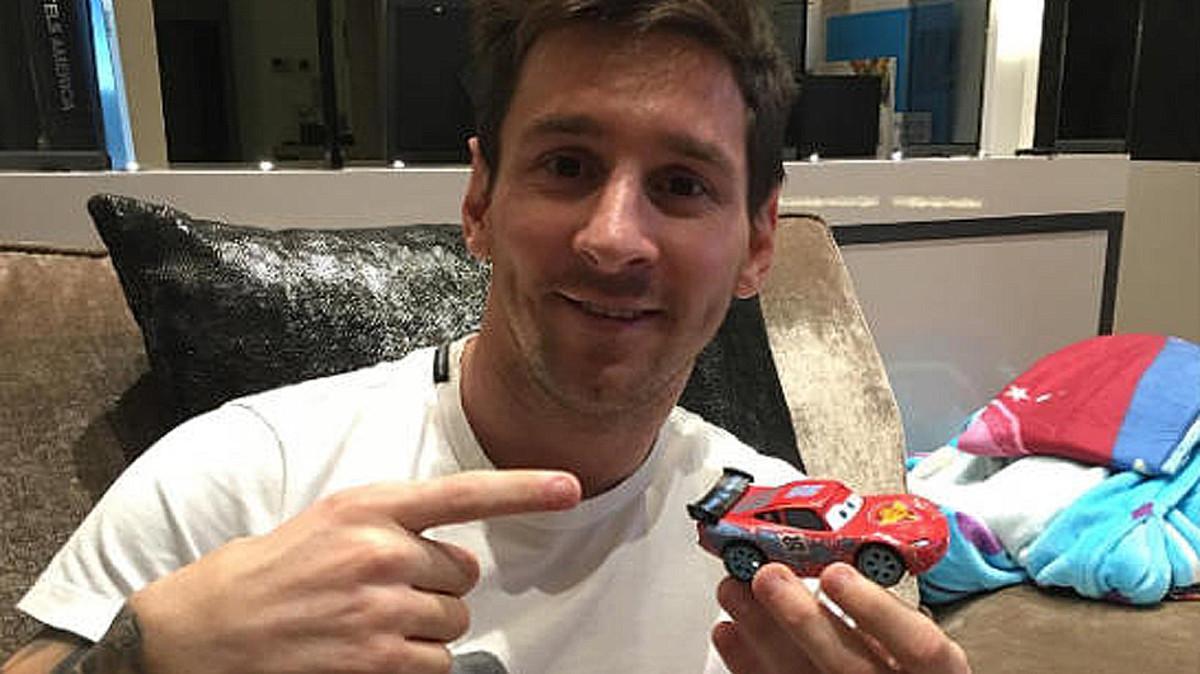 Lionel Messi, con su coche