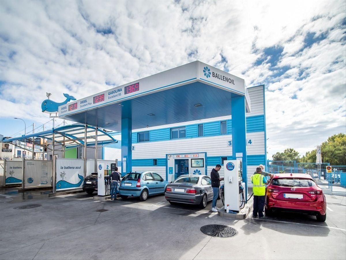 Estación de servicio de la red de Ballenoil. Estación de servicio de la red de Ballenoil.