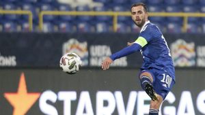 Miralem Pjanic no pudo evitar la derrota de Bosnia ante Italia Miralem Pjanic no pudo evitar la derrota de Bosnia ante Italia
