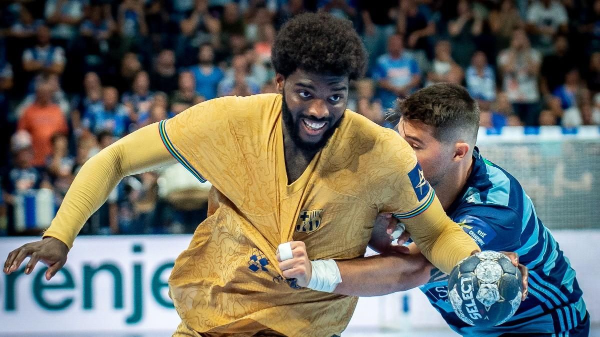Dika Mem, durante el duelo ante el Pick Szeged Dika Mem, durante el duelo ante el Pick Szeged