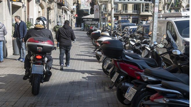 Las motos producen un 0.6% de las emsiones contaminantes. Las motos producen un 0.6% de las emsiones contaminantes.