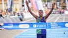 Adane, entrando en la meta de la Zúrich Marató de Barcelona 2022