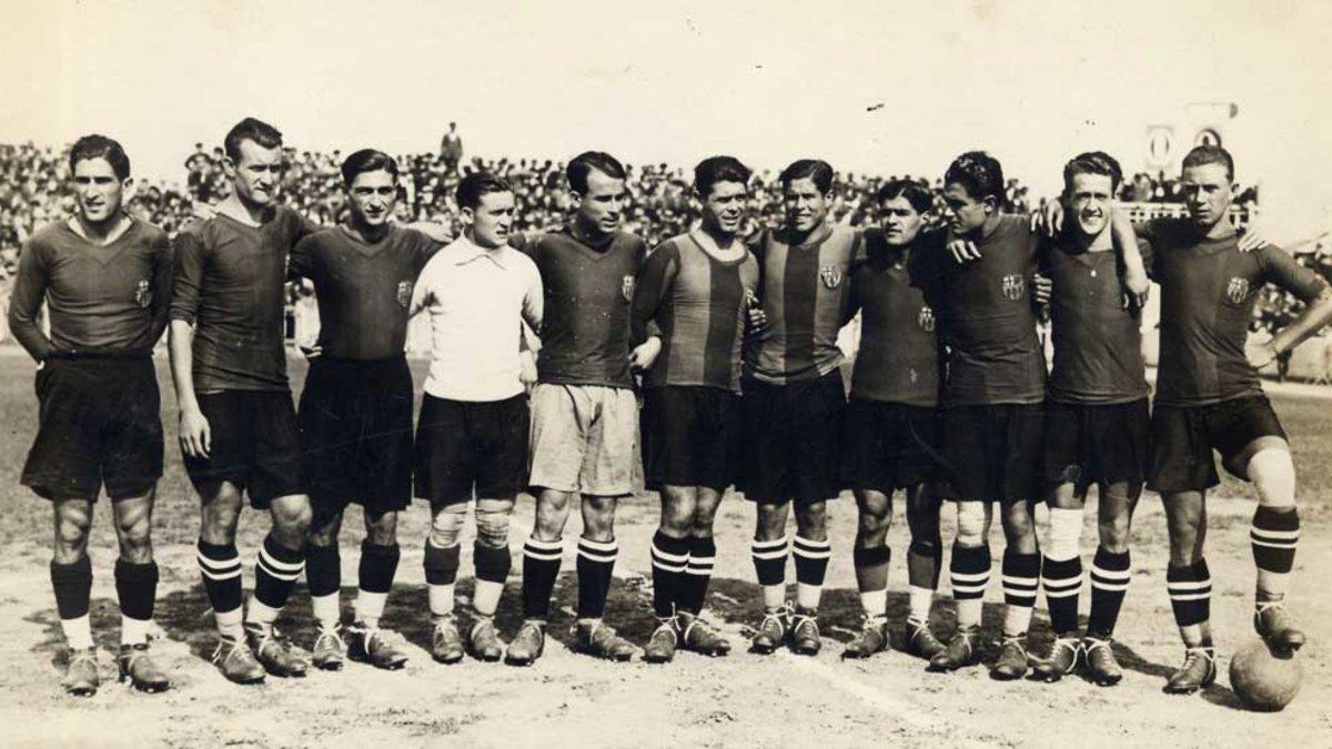 Los héroes de 1928. De izquierda a derecha: Sagi, Carulla, Guzmán, Llorens, Samitier, Piera, Arocha, Sastre, Castillo, Mas y Walter