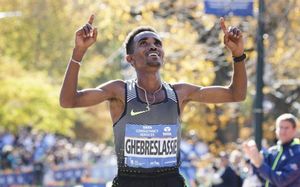El eritreo Ghirmay Ghebreslassie es el más joven vencedor de la historia del maratón de Nueva York El eritreo Ghirmay Ghebreslassie es el más joven vencedor de la historia del maratón de Nueva York