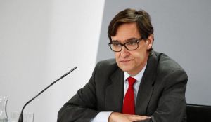 Salvador Illa confirma que la vacunación masiva no comenzará antes del verano de 2021 Salvador Illa confirma que la vacunación masiva no comenzará antes del verano de 2021