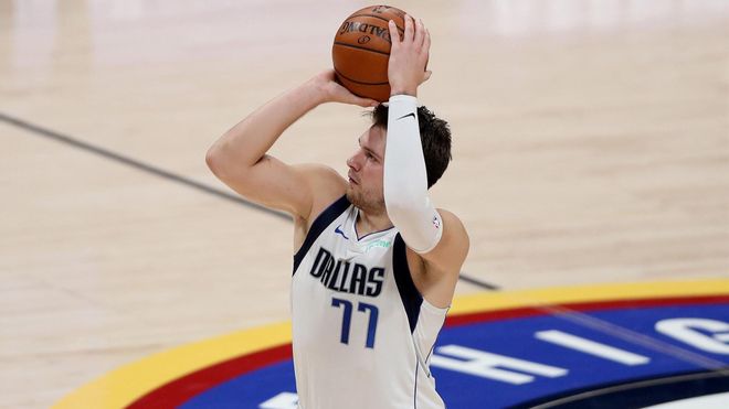Doncic en una acción del partido Doncic en una acción del partido