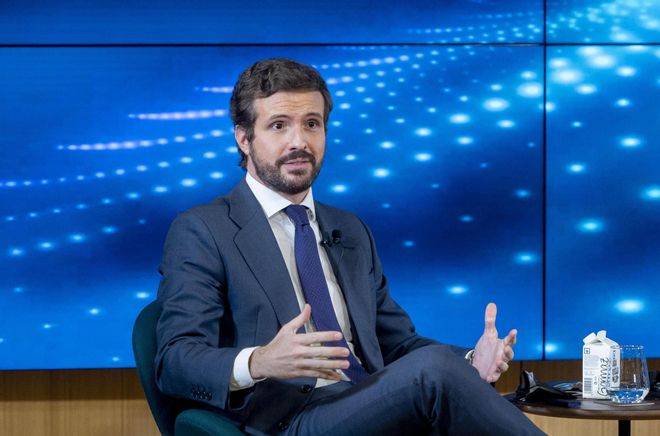 Casado cede a la presión interna y anuncia que convocará congreso extraordinario
