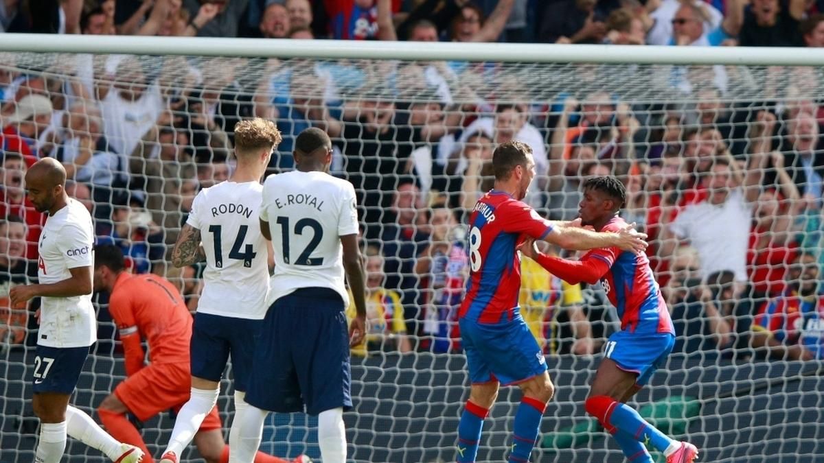 La primera derrota del Tottenham de la temporada llegó en forma de goleada por parte del Crystal Palace La primera derrota del Tottenham de la temporada llegó en forma de goleada por parte del Crystal Palace