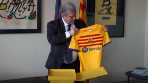 El emotivo discurso de Joan Laporta sobre la cuarta camiseta del Barça