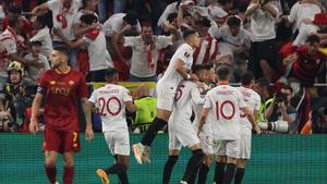 Sevilla - Roma | El gol de Ginaluca Mancini en propia puerta