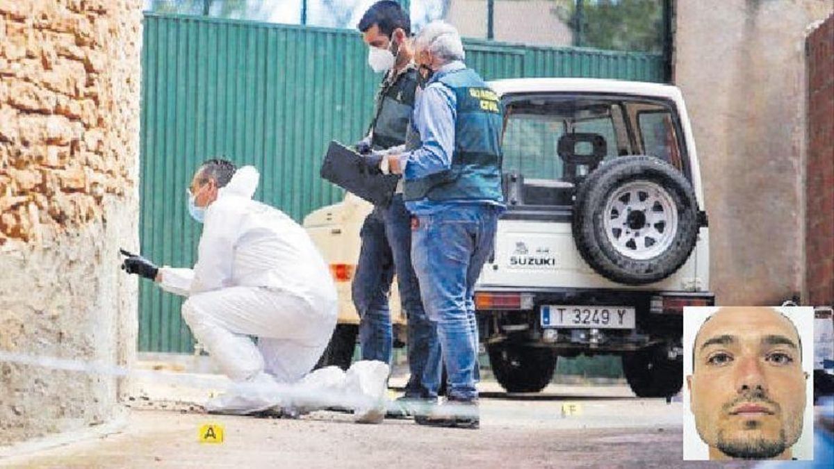 Abajo a la derecha, el rostro del Rambo de Requena. En la imagen principal, el coche en el que huyó. Abajo a la derecha, el rostro del Rambo de Requena. En la imagen principal, el coche en el que huyó.