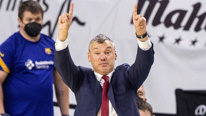 Saras marca una jugada durante el primer partido de la final en el WiZink Center Saras marca una jugada durante el primer partido de la final en el WiZink Center