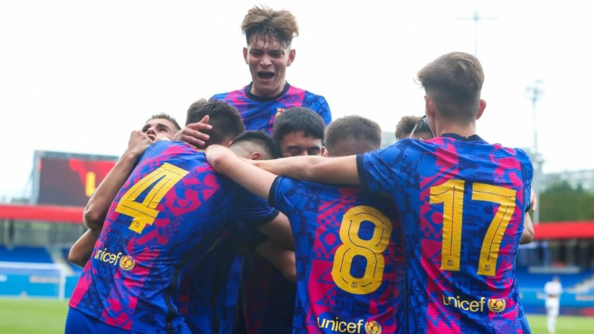 El Barça juvenil celebra el triunfo ante el Bayern de Múnich en la UEFA Youth League