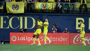 Nicolas Jackson celebra su gol a la Real Sociedad