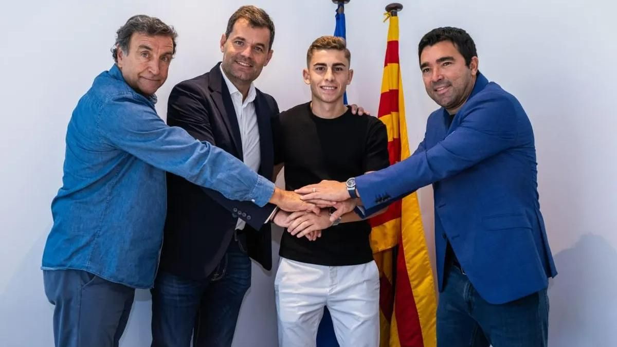 اللاعب فيرمين لوبيز يطلب من المدرب تشافي المشاركة مع برشلونة أتلتيك