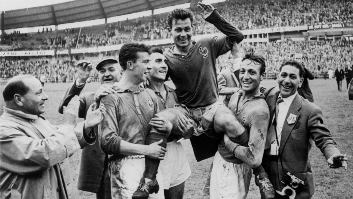 Muere el futbolista inglés Just Fontaine, récord de goles en un mundial
