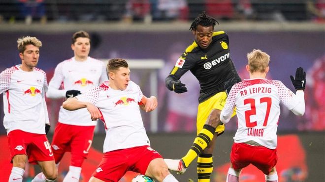 Batshuayi se estrelló contra el planteamiento defensivo de los locales Batshuayi se estrelló contra el planteamiento defensivo de los locales