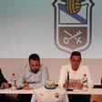 Pedro Dólera, acompañado en su acto de despedida
