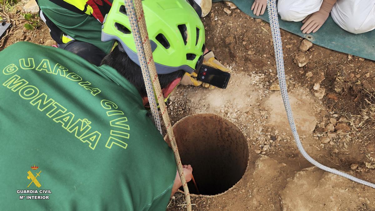 Encuentran restos óseos en pozo de investigación de empresario desaparecido en Manzanares