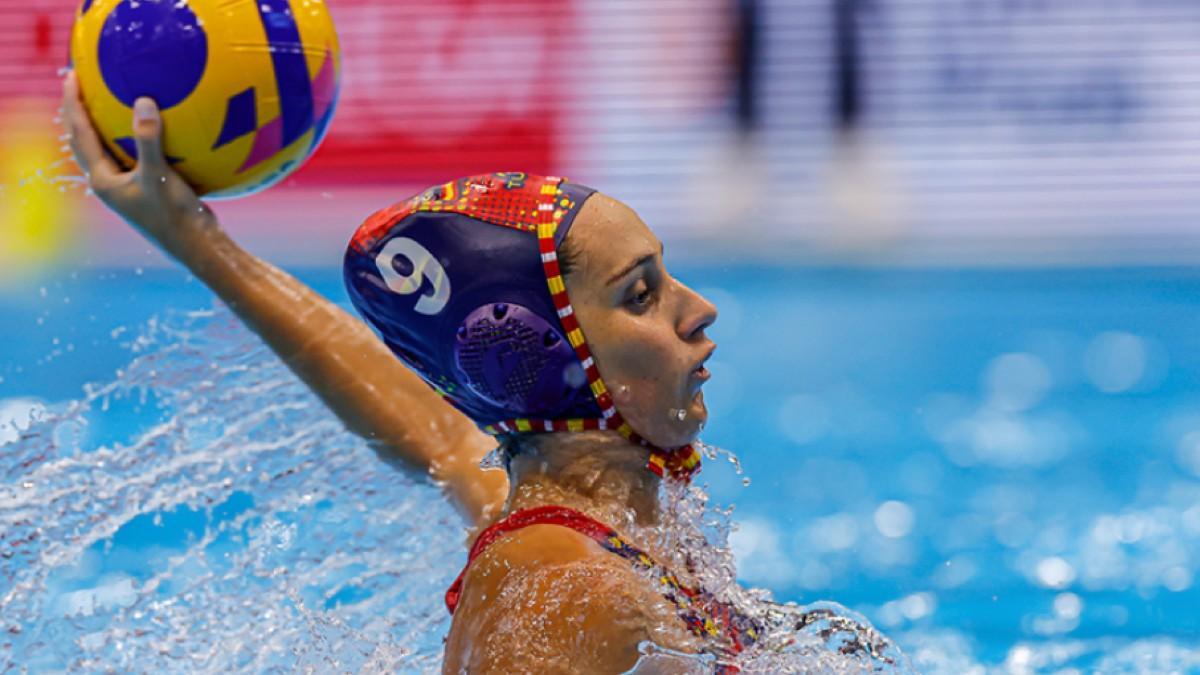 España cumple y jugará ante Hungría los cuartos de final