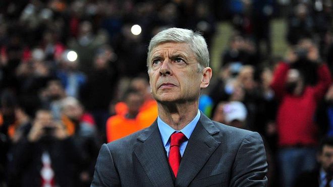 El exentrenador del Arsenal cree que el gabonés sería una buena opción para la delantera del OM El exentrenador del Arsenal cree que el gabonés sería una buena opción para la delantera del OM
