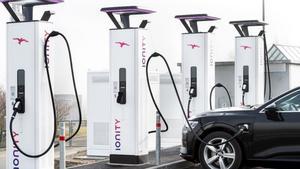 Infraestructura de carga, cómo es y cómo deberá ser para alimentar 130 millones de eléctricos