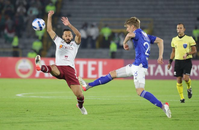 Cano acerca a Fluminense a la fase 3
